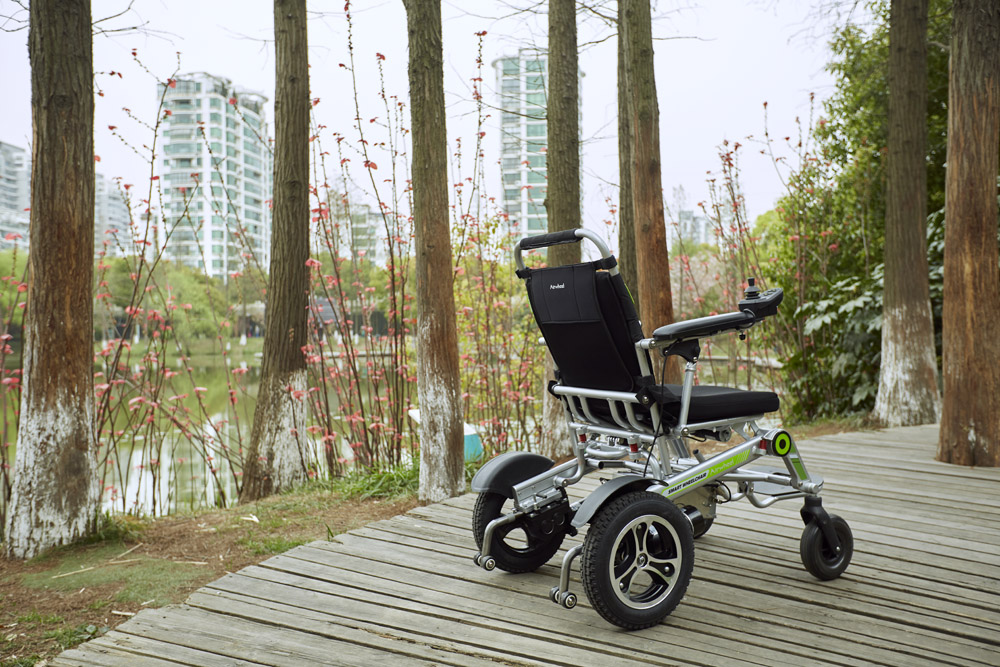 Airwheel H3T lightweight motorized wheelchair