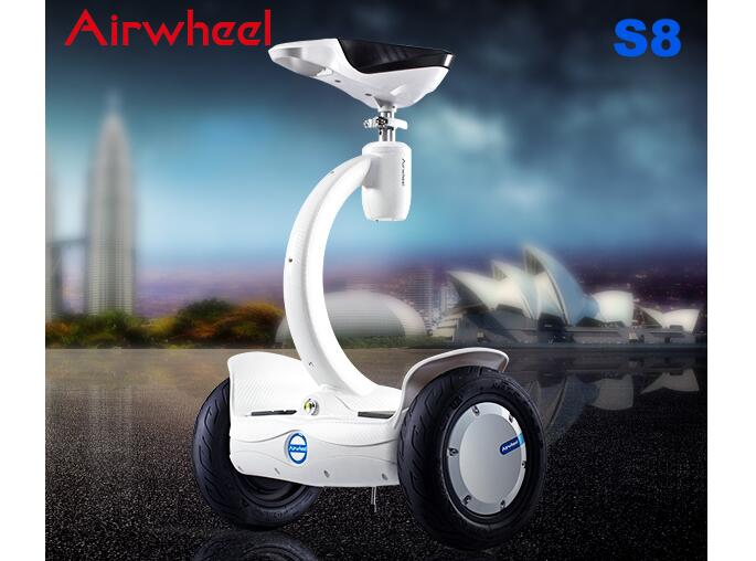 Lo que vale la pena mencionar es que, el scooter eléctrico Airwheel está montado con neumáticos de goma refinados, lo que asegura que los usuarios pueden hacer frente a todo tipo de condiciones de la carretera. 