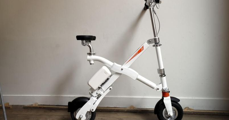 Airwheel bici inteligente con sus rasgos distintivos y diseños energéticos se ha convertido en un tipo popular.