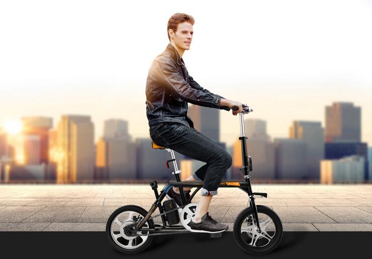Bueno, la Airwheel R3 bicicleta plegable eléctrica, recientemente lanzada, es una opción adecuada entre los jóvenes de moda.