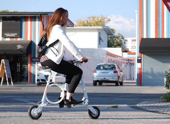 Airwheel ebike gives out a stronger sense of sport and fashion